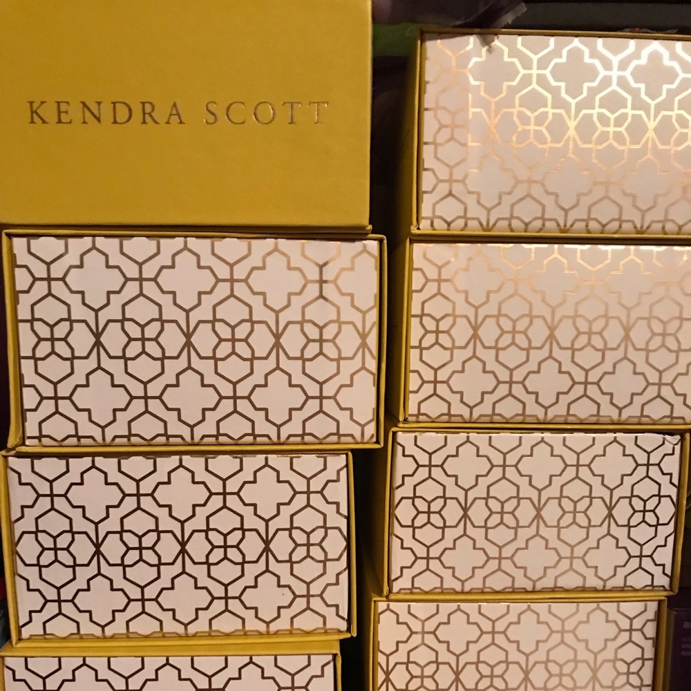 Kendra Scott Gift Boxes